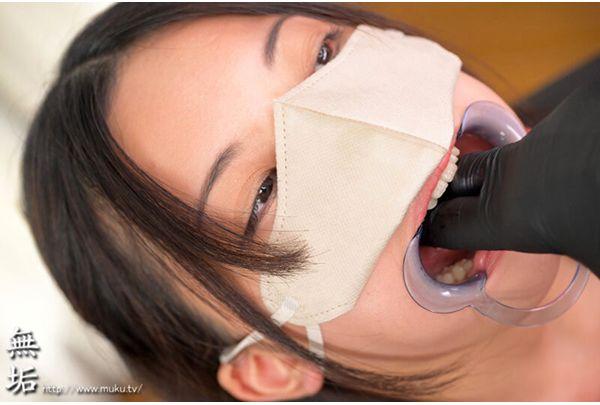 MUDR-368 National Badminton Tournament Participant! A Beautiful Girl Who Doesn't Want To Show Her Face Makes A Shocking Irrumatio Debut Wearing A Mask: Mirei Kazetani Screenshot 3