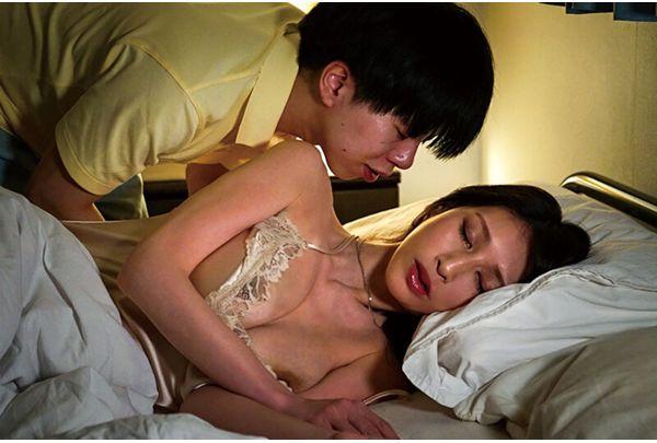 NNOD-003 A Nymphomaniac Aunt Enjoys Her Teenage Nephew Shota's Huge, Circumcised Cock, Which Looks So Delicious She Wants To Suck It Right Away. Screenshot 12