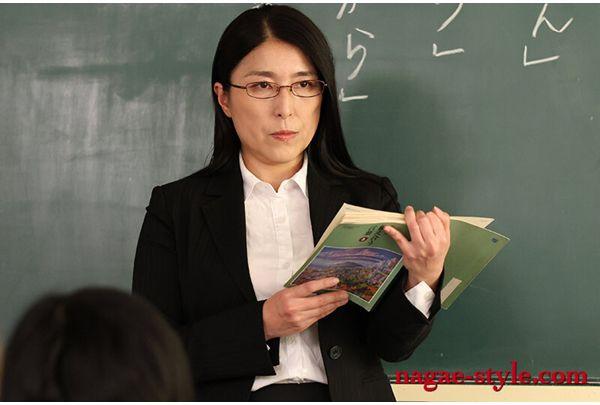 NSFS-405 A Beautiful Older Woman's Experience: I Was Passed Around By Young Men With Big Dicks And I Was In Agony 2 Sayaka Toyosaki Screenshot 2