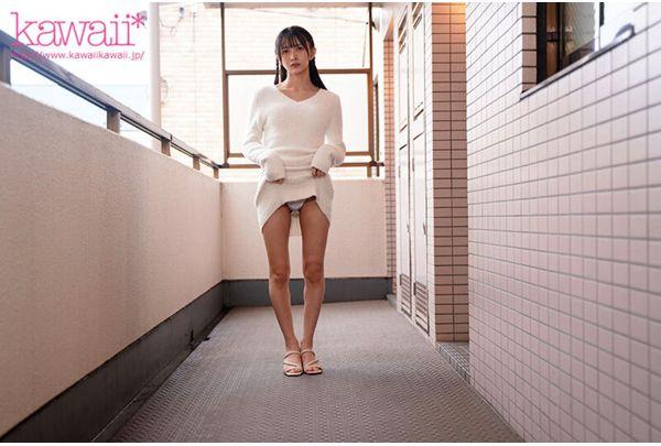 PFES-122 My Unsociable Neighbor, A College Girl, Is Unsociably Flashing Her Panties In The Hallway... Is She Horny? Izumi Yukimura Screenshot 14