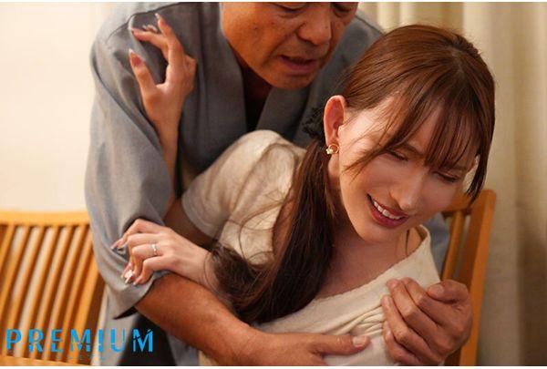 PRED-763 Karen Is My (stepfather's) Meat Masturbator. My Seedless Son Took Advantage Of The 20 Minutes Of My Bath Time To Make Me Pregnant With His Insatiable Piston Thrusts And Creampied Me. Karen Yuzuriha Screenshot 3