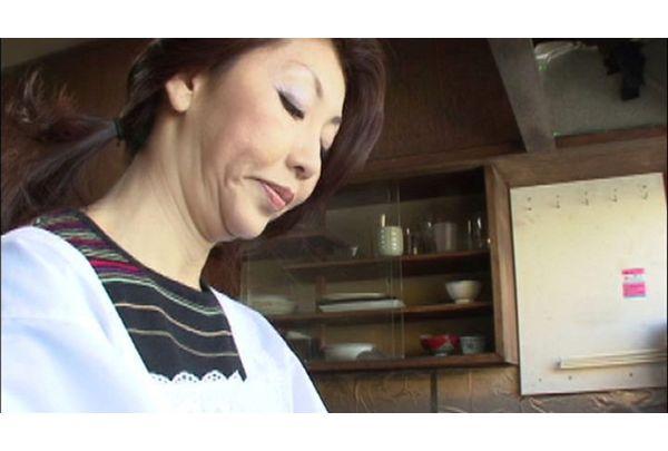 PRMJ-175 I Can't Stand The Working Middle-aged Aunt Part-time Job And Devour Young Ji-Po! Screenshot