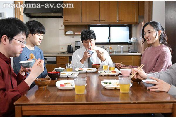 ROE-404 At Home Where Everyone Else In The Family Has Left, He Spends His Days Incestuously With His Mother. Yoshise Aoi Screenshot 1