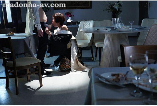 ROE-408 While Witnessing Her Daughter's Happiness... Mother Satsuki Kirioka Was Violated By Her Son-in-law At The Wedding Reception Screenshot 9