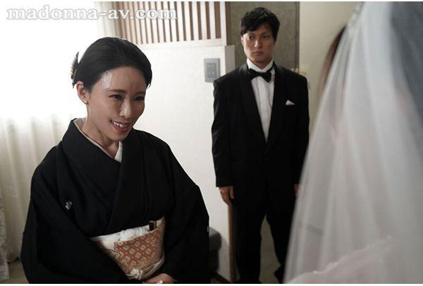 ROE-450 While Witnessing Her Daughter's Happiness... Mother Yuka Mizuno Violated By Her Son-in-law At The Wedding Reception Screenshot 3