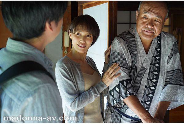 ROE-474 When I Went Home For The Holidays, I Found Out My Grandfather And Mother Were Having An Affair. What I Witnessed That Day Changed Me Into A Lifelong "mature Woman Lover"—. Hoshi Fuyuka Screenshot 1