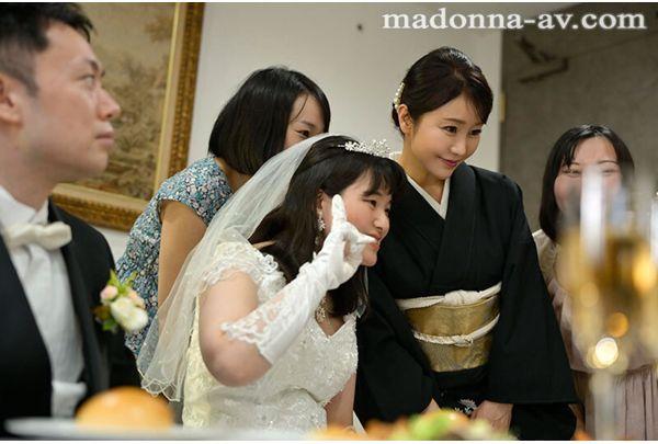 ROE-546 While Watching Her Daughter's Happiness Unfold... A Mother Is Raped By Her Son-in-law At The Wedding Reception. Screenshot 1