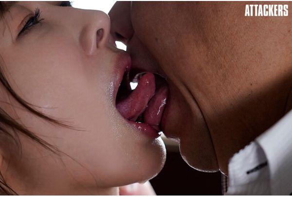 SAME-187 Secret Kissing In The President's Office Where Saliva Mixes Rio Kuriyama Screenshot 7