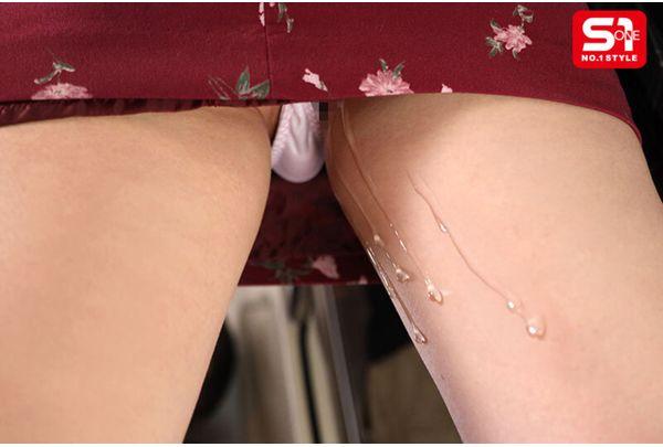 SNOS-046 "I'm An Old Lady..." She Resists Being Molested Right Next To Her Daughter, But She Starts To Feel It And Eventually Cums!! Frustrated Mother Okuda Saki Screenshot 2