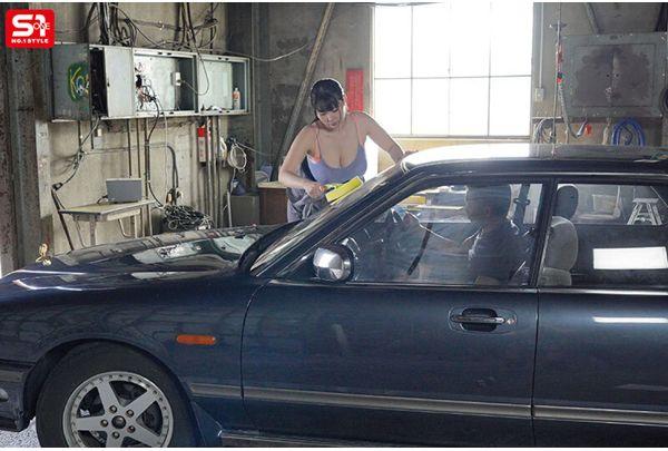 SNOS-073 A Super Voluptuous Bust Crushed While Working Destroys A Man's Reason... M-cup Construction Worker Girl's Breast Wiper Temptation Minami Haru Screenshot 5