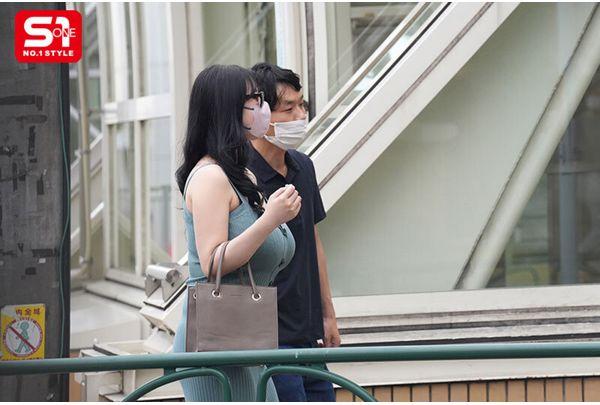 SNOS-135 Her Breasts Are Bigger Than Her Face... The Fate Of A Married Prostitute Who Is Recognized Only By Her Breasts... While Her Husband Is Away, Minami Haru, An M-cup Who Is The Go-to For The Neighbors, Gets As Much Sex As She Wants Screenshot 9