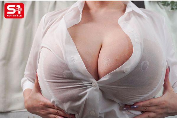 SNOS-185 My Former Classmate Came Over To My Place After The Last Train, Her Breasts Soaking Wet. I Drowned In The Sweaty Smell And The Weight Of Her Breasts, Ejaculating All Night Long With Her L-cup Breasts Fully Clothed. Kimura Aimi Screenshot 4