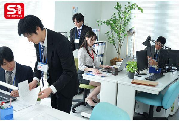 SNOS-240 My Beloved Girlfriend Was A Shared Pussy In The Office, Opening Her Legs To Anyone—my Boss, My Colleagues, My Juniors... But... I Was So Pathetic That I Got An Erection Out Of Frustration. Murakami Yuuka Screenshot 5