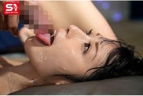 SONE-714 Gravure Celebrity's Huge Penis Uterine Climax, The Depths Of Her Vagina Are Loosened And Broken, A Large Orgy With Kanamatsu Tokiho Screenshot 2