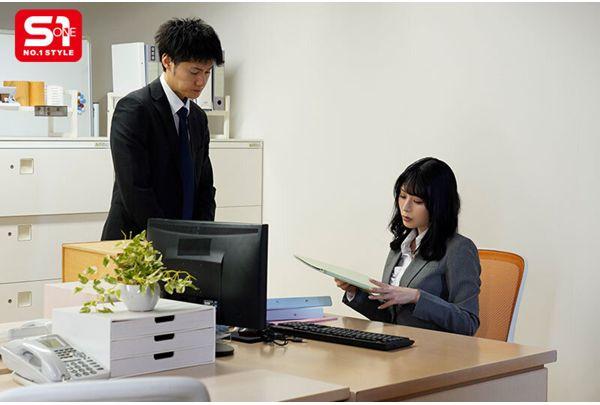 SONE-792 My Beautiful Boss And I, A Loving Husband, Share A Room And One Bed. NTR Roommate On A Business Trip Where We Were Drained Until The Morning. Kanamatsu Tokiho Screenshot 1