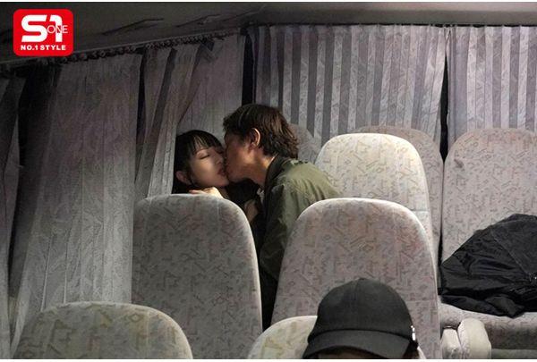 SONE-971 Molested On A Location Bus... A Former Idol Who Desperately Wants To Be A Hit On Terrestrial TV, Karen Ishida, Stifles Her Voice As She Continues To Cum While Being Fingered By A Celebrity Who Doesn't Consent. Screenshot 5