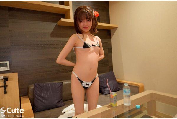 SQTE-731 More Than Friends With Benefits, Less Than Lovers. A Loli Pussy That Leaks When You Fuck Her - Hinata Yuna Screenshot 6
