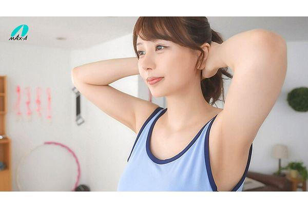 XVSR-909 Transformed A Serious Girl Into A Sexy Trainer Who Even Flashes Her Nipples - Momojiri Urara Screenshot 1